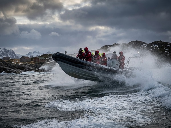 Kommersiell RIB-båt i norsk farvann